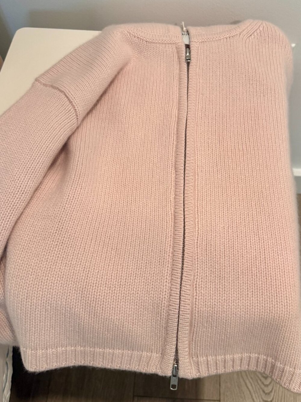 Soft Goat Cashmere Hoodie. Color: Powder. Size: M